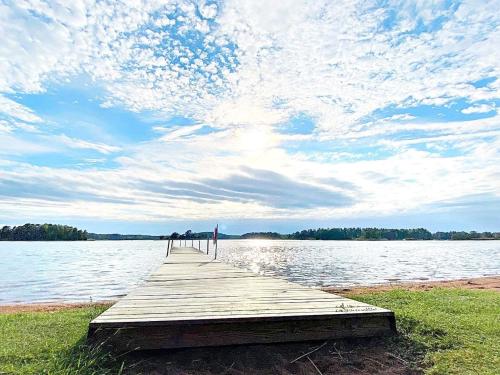 Seaside Charm on Okno Island-By Traum