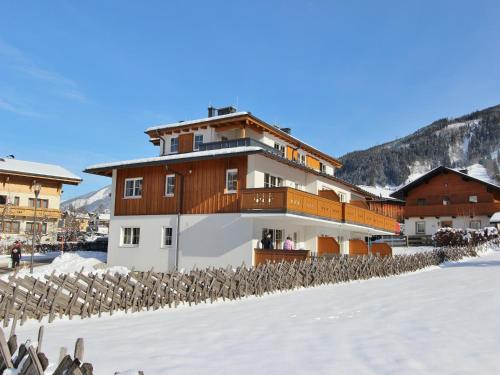 Apartment in Kaprun near Ski Lift