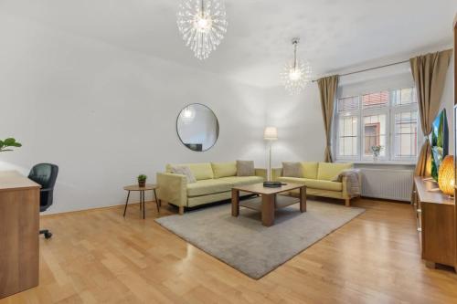 Grand Elegant Family Stay - AC, Netflix & Old Town, Bratislava (fotografie 6)