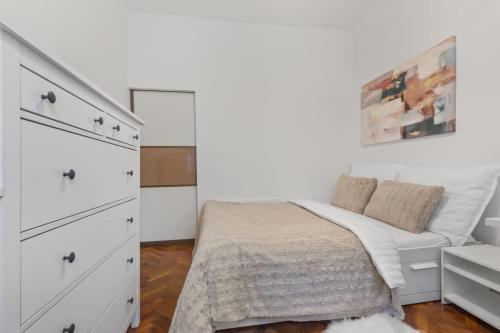 Grand Elegant Family Stay - AC, Netflix & Old Town, Bratislava (fotografie 8)