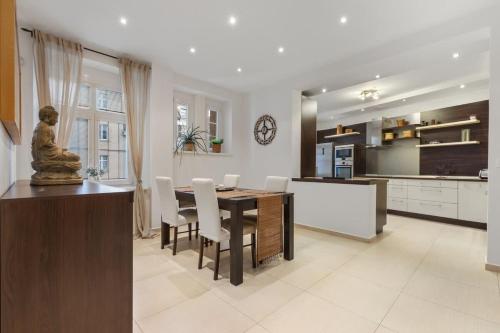 Grand Elegant Family Stay - AC, Netflix & Old Town, Bratislava (fotografie 10)