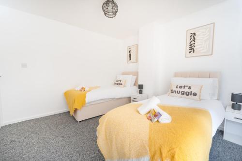 City Centre House with Secure Driveway Parking, Neflix, Garden, Long Stay Savings, Liverpool (photo 9)