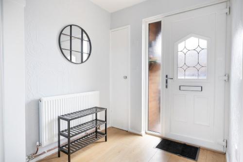 City Centre House with Secure Driveway Parking, Neflix, Garden, Long Stay Savings, Liverpool (photo 10)