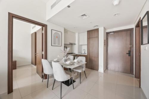 Burj khalifa and Canal views - Luxury Apartments for Rent in Dubai Business Bay, Dubai (Foto 9)