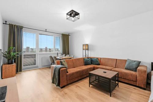 City Glow Apartment with Balcony, Bratysława
