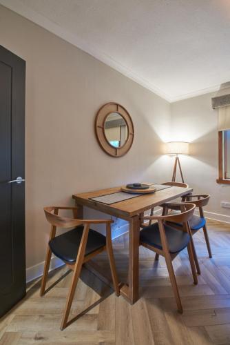 Luxury Flat - 2 Bedroom Apartment on Baker Street, Stirling in Stirling Városközpont
