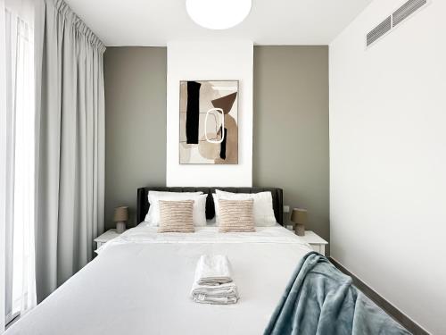 Golden Glow Getaway 1BR in JVC, Дубай (фото 2)