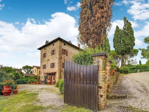 Viesnīcas āriene, Rustic Comfort with Modern Touch in Monterchi