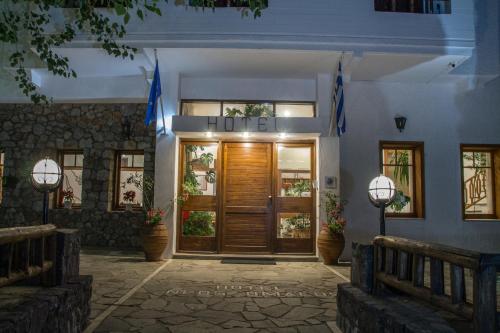 Neos Omalos Hotel