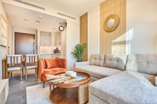 STAY BY LATINEM Luxury 1BR Holiday Home CB 1008 Near Burj Khalifa, Dubai (photo 10)