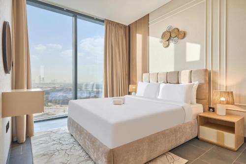 STAY BY LATINEM Luxury 1BR Holiday Home CB 1008 Near Burj Khalifa, Dubai (photo 2)
