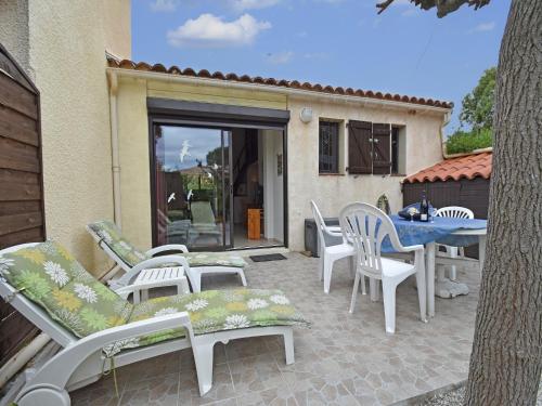 花園, Villa in Saint-Cyprien with Sea View in 聖西普里安