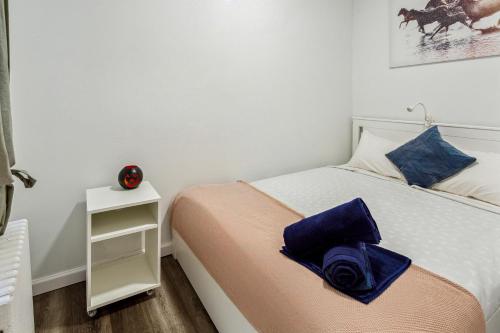 3 Bedroom Family Apartment in Hells Kitchen in New York, USA