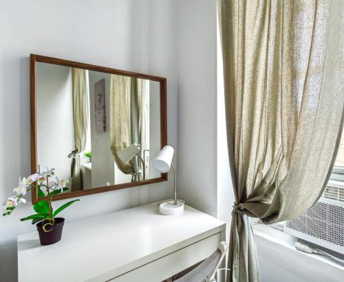 3 Bedroom Family Apartment in Hells Kitchen in New York, USA