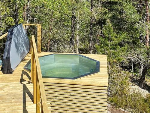Úszómedence, 4 person holiday home in ÅKERSBERGA (4 person holiday home in AKERSBERGA) in Arlanda