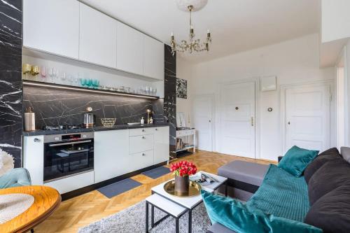 Golden Frame Apartment with Garage Parking, Bratislava (photo 9)