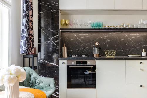 Golden Frame Apartment with Garage Parking, Bratislava (photo 6)