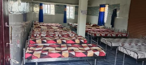 Sona rooms hotel stay cheap rate in سارافانامباتي