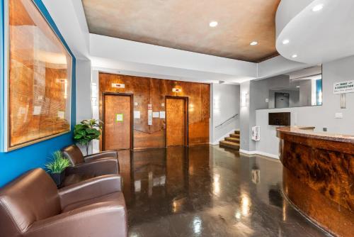 Előcsarnok, 3-Min Walk to Convention Ctr - 2BR Skyline View in First Domb