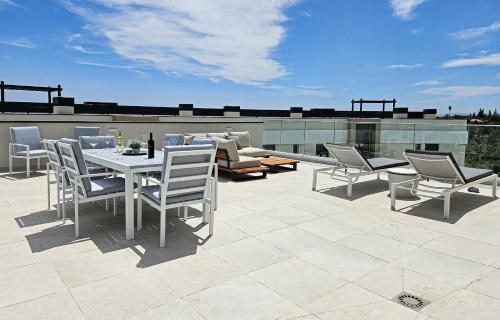 Penthouse with hot tub located close to Selwo, Estepona (photo 4)