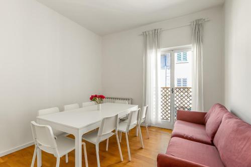 GuestHost - Ponte Vecchio Roomy Apartment