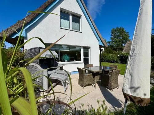 Ferienhäuser Strandhaus Dünenwind in Wustrow, Deutschland