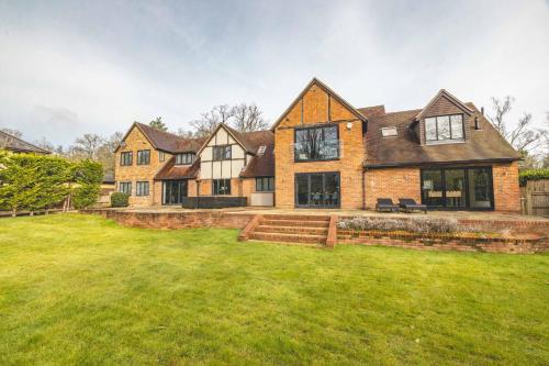 Luxurious Family Retreat in Ascot in Sunningdale