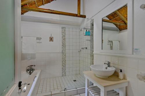 BonBini Guest House Room Type - Superior Double or Twin Room with Garden View BonBini Guest House Room Type - Superior Double or Twin Room with Garden View