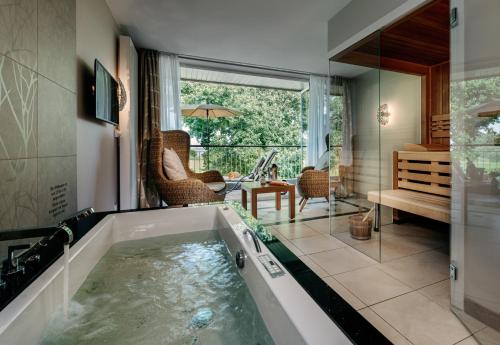 Romantik Hotel Jagdhaus Eiden am See in บาด สวิสเชนอาน