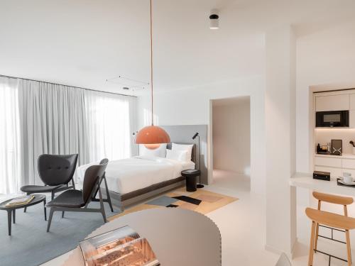 room detail thumbnail 0