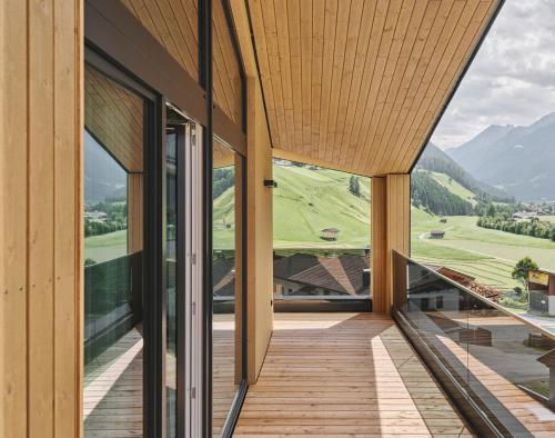 Erkély/terasz, Neueröffnung ELVA PREMIUM APARTMENT HOTEL inklusive Sommerpass STUBAI SUPER CARD (Neueroffnung ELVA PREMIUM APARTMENT HOTEL inklusive Sommerpass STUBAI SUPER CARD) in Neder