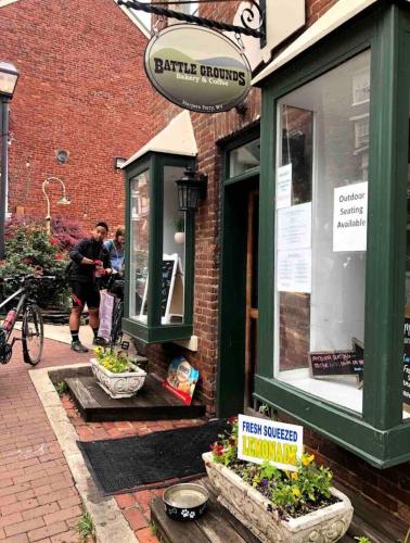 Day Street - Walk to Harpers Ferry NP in Bolivar (WV)