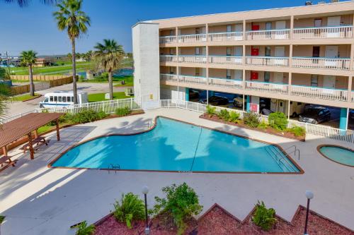 Waterfront Corpus Christi Condo with Pool Access - image 13
