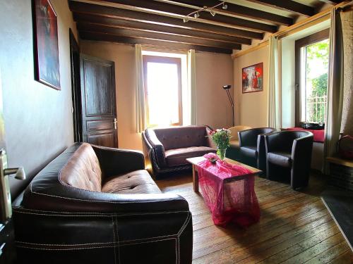 Spacious Country Villa - Location saisonnière - Neufchâteau