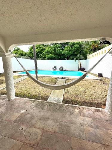 Casa cerca de la zona hotelera con una alberca increíble