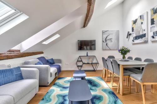 Urban Flat 117 - Parisian Apartment in the Center