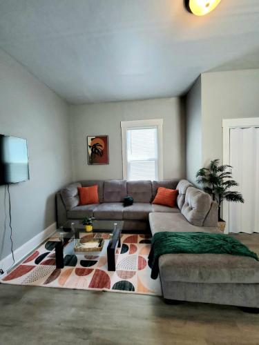 Cozy 2BR, Near Top attractions