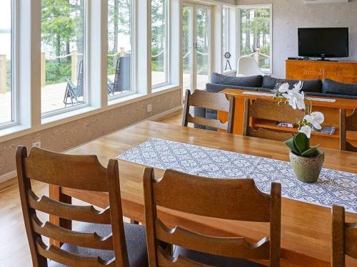 Lakefront House with Terrace in Hyltebruk