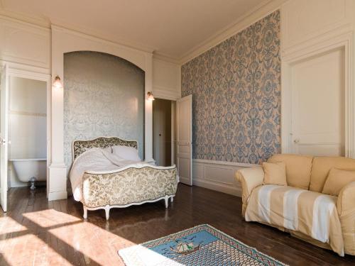 Stylish Mansion in Savignac in Savignac-Ledrier