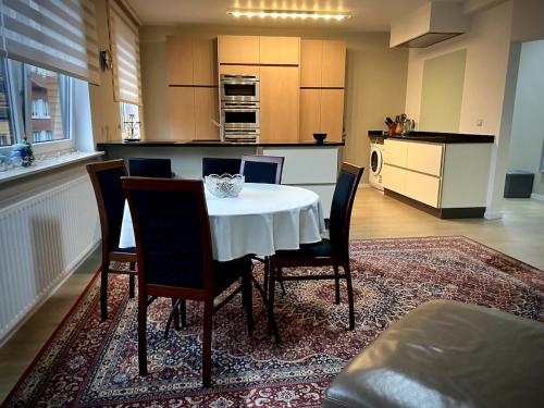 Modern 2-Bed Urban Apartment, Bruselas