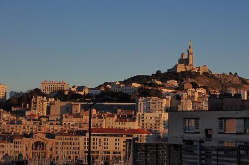 Nice T2 - sea view and view of the Major cathedral, Marseille (fotografie 10)