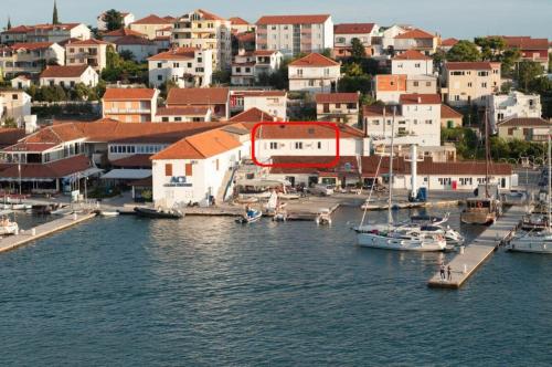 Hostel Marina Trogir – Trogir, MD