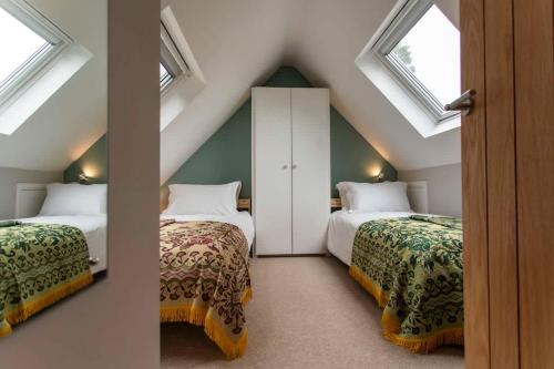 Abbey Rectory - with private parking, Bath (photo 11)
