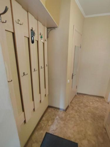 入口, Затишна 2-кімнатна квартира для спокійного сімейного відпочинку (Затишна 2-кімнатна квартира для спокіиного сімеиного відпочинку) in 尼古拉耶夫