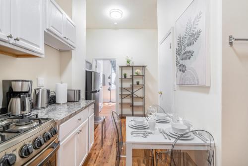 2 Bedroom Hidden UpScale Oasis, Nueva York (foto 10)