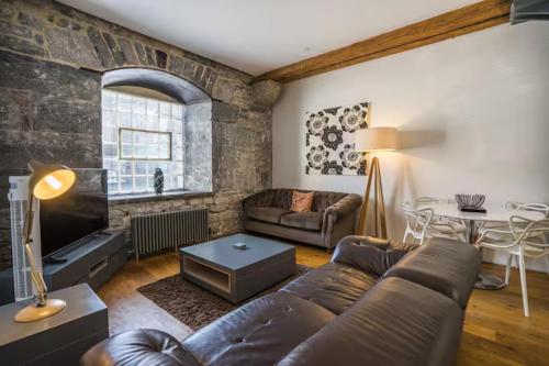 Luxury harbour retreat