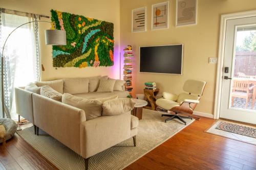 Dog Friendly Oasis Private Hot Tub with Sauna in Boulder (CO)