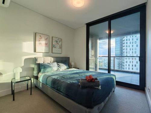 Bright and Spacious 2BR Apartment in Olympic Park - image 12