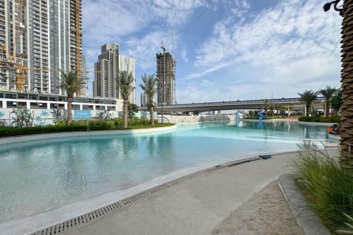 Elegant 1 Bed Creek Beach Stay with Beach Access, Дубай (фото 2)