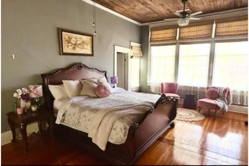 King Suite in Historic District, Downtown Stay in 安德森